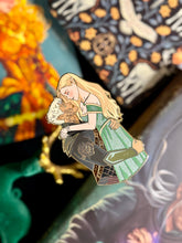 Load image into Gallery viewer, Romantasy Rowan and Aelin Pin