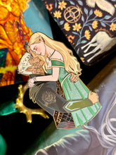 Load image into Gallery viewer, Romantasy Rowan and Aelin Pin