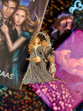 Load image into Gallery viewer, Feysand Throne Pin
