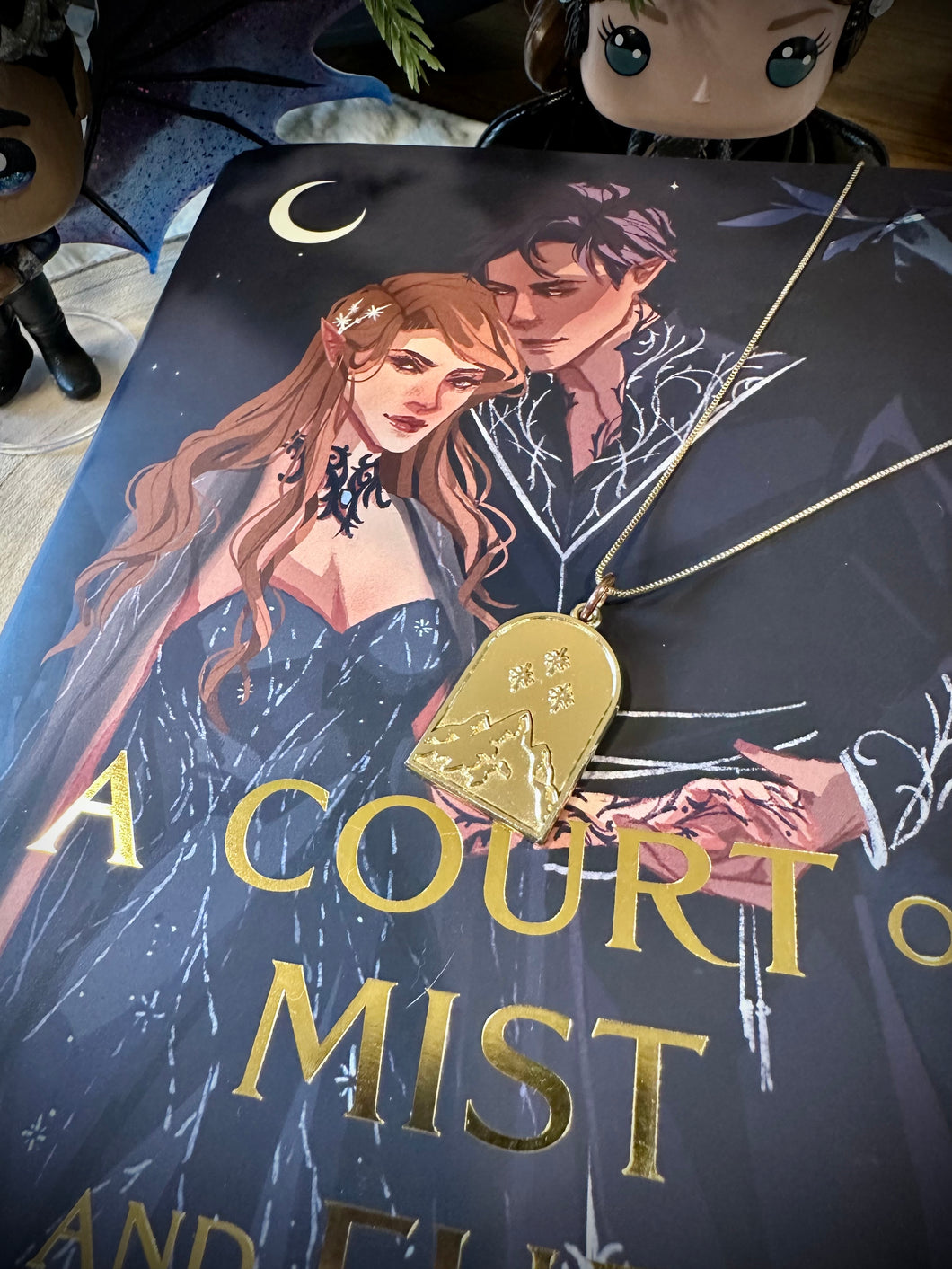 The Night Court Insignia Golden Necklace - SJM Acotar